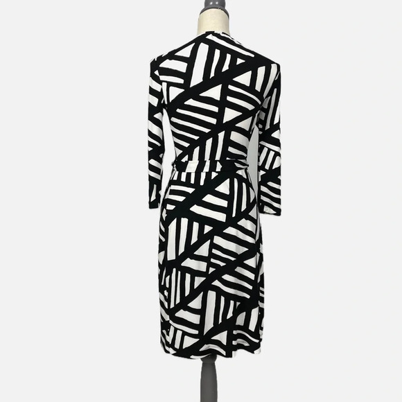 Banana Republic Factory Wrap Dress Midi Size XS Black White Abstract Print - Picture 3 of 11